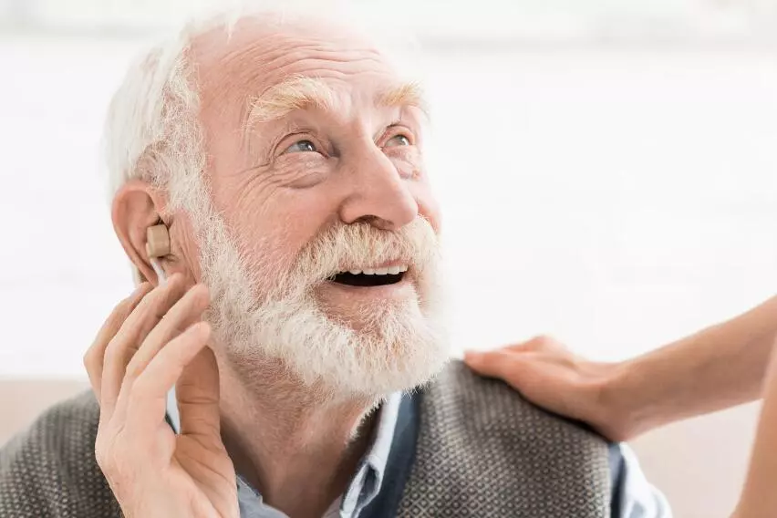 Пресбиакузис, возрастная потеря слуха