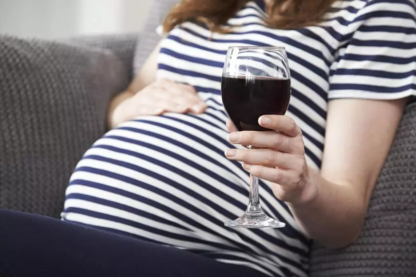 Влияние алкоголя на организм женщин, алкоголь при беременности
