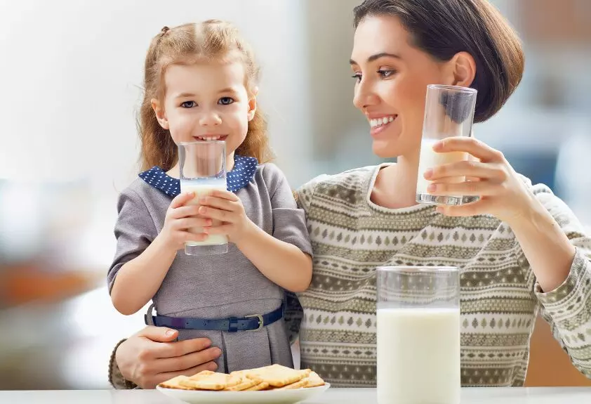 С какими продуктами никогда нельзя сочетать молоко?