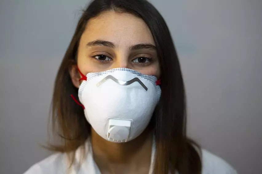 Что делать, если из-за ношения маски возникают проблемы с кожей лица?
