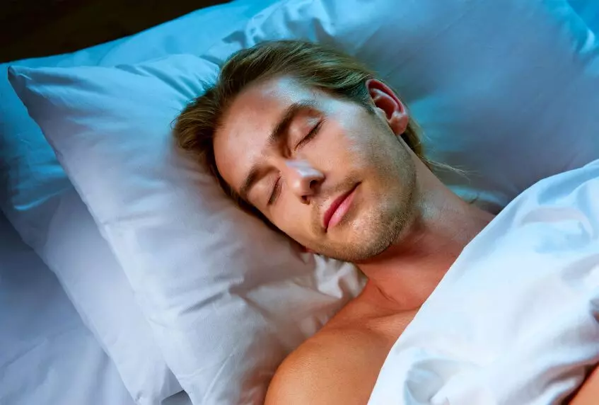 Ученые доказали, что спать под звуки телевизора вредно для здоровья